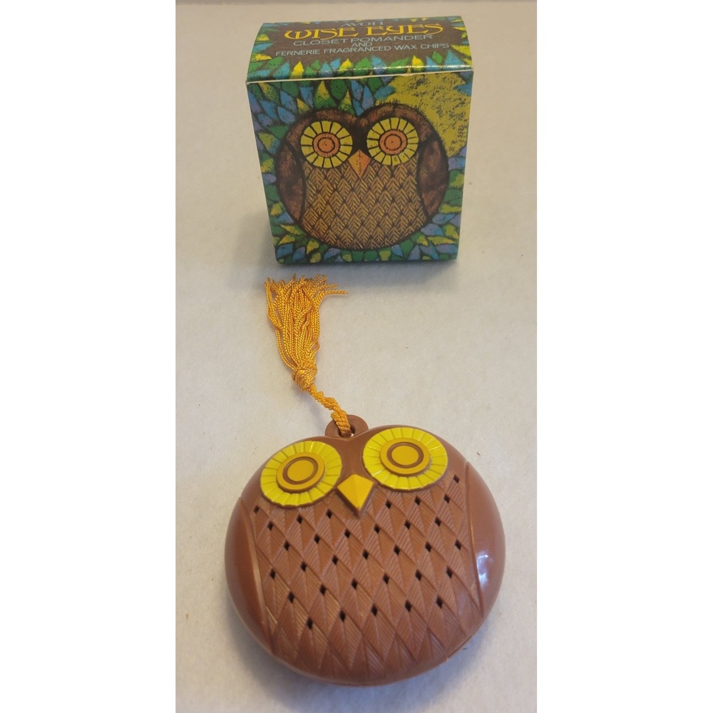 VTG Avon Wise Eyes Fernerie 1970s Collectible Plastic Display Pomander w/ Box